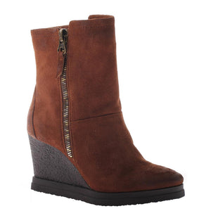 Selen in Friar Brown by NICOLE